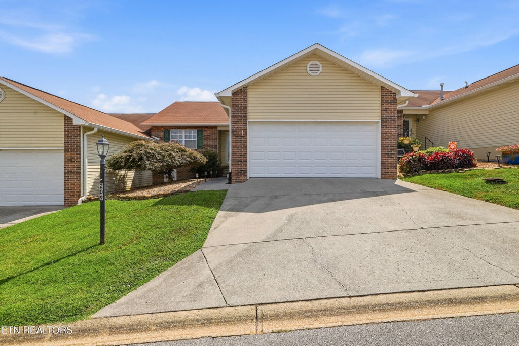 Photo of 209 Executive Meadows Drive, Lenoir City, TN 37771 (MLS # 1358486)