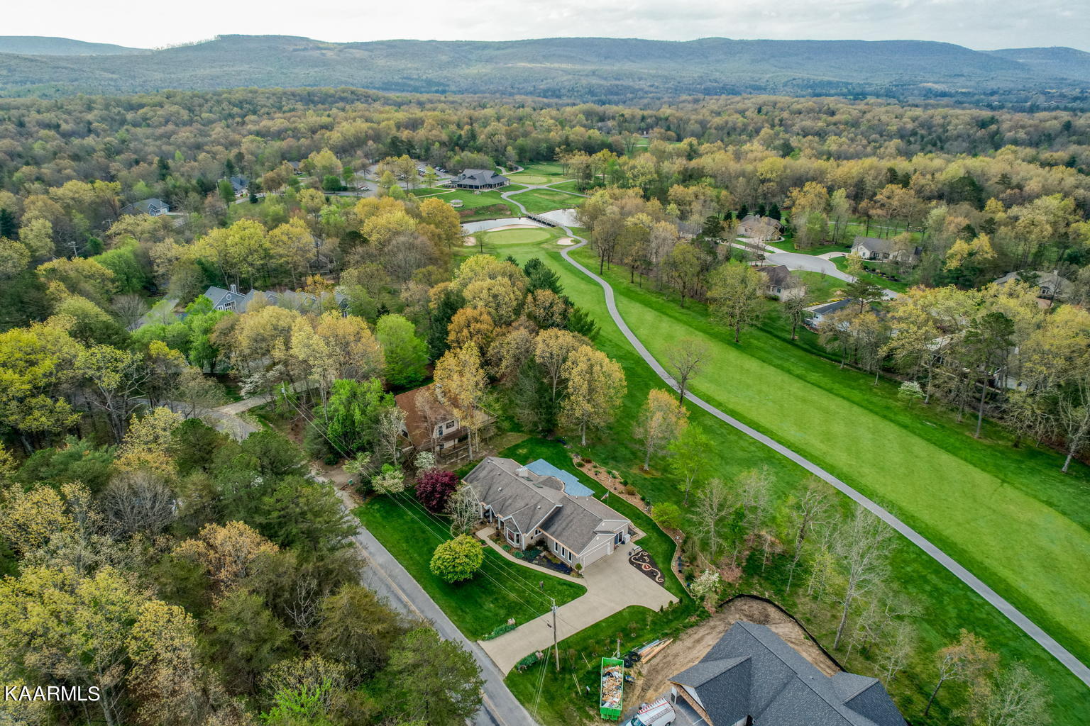 Photo 1 of 58 — 109 Cappshire Rd, Crossville, TN 38558