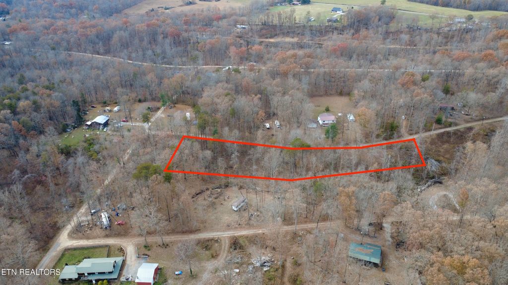 Photo of 7 Tresa St, Crossville, TN 38572 (MLS # 1322077)