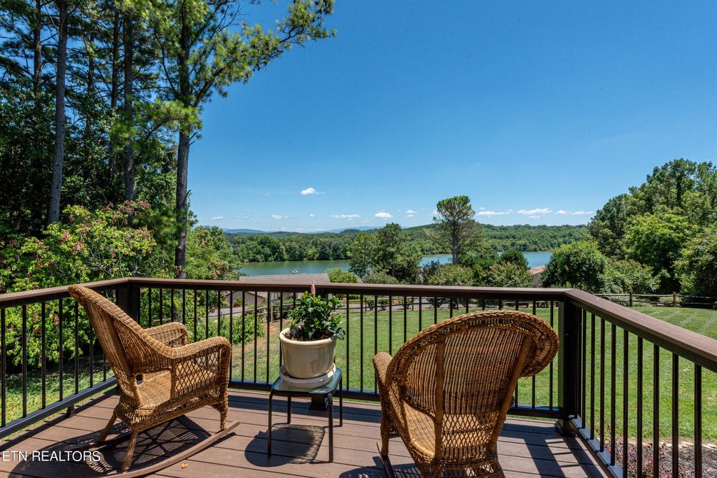 Photo of 331 Southshore Drive, Greenback, TN 37742 (MLS # 1268172)