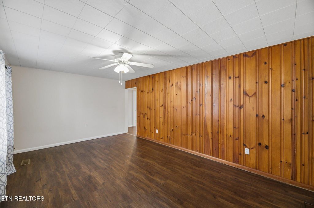 Photo of 400 N G St, Lenoir City, TN 37771 (MLS # 1325474)