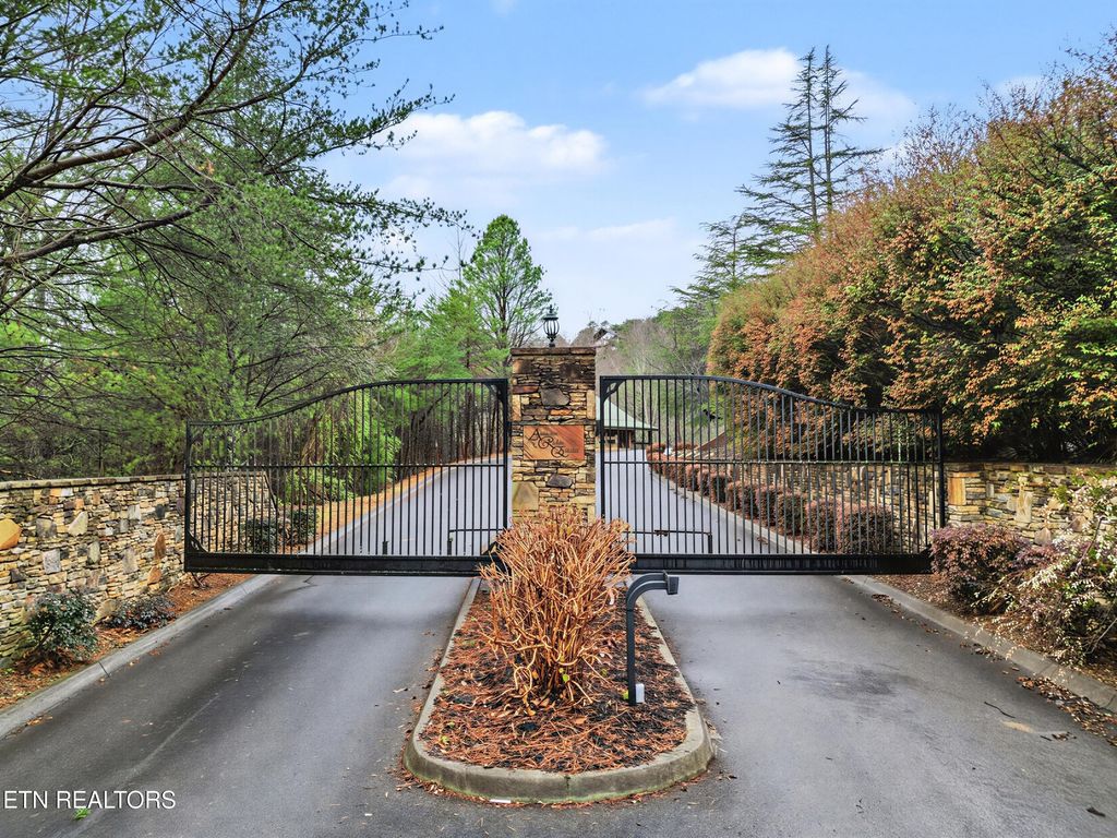 Photo of Autumn Ridge Way, Sevierville, TN 37876 (MLS # 1330037)