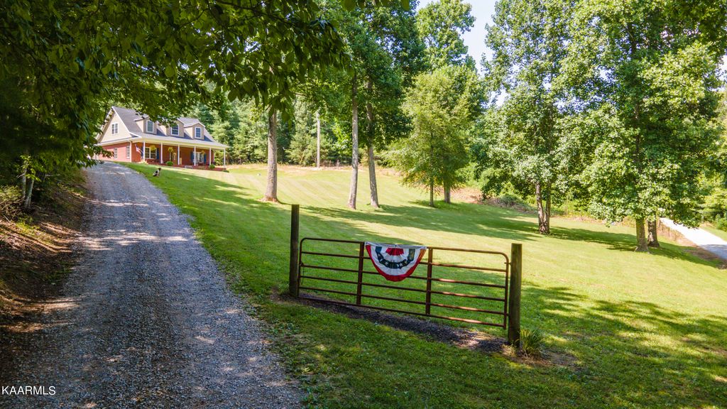 Photo of 163 Sourwood Lake Rd, Tellico Plains, TN 37385 (MLS # 1235254)