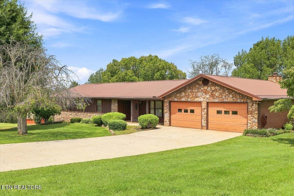Photo of 4031 Peace Drive, Morristown, TN 37814 (MLS # 1352554)