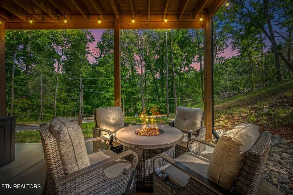 Photo of 2169 Newt Huff Lane, Sevierville, TN 37862 (MLS # 1327388)