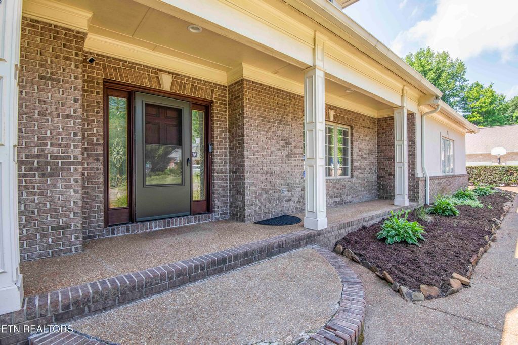 Photo of 197 Whippoorwill Drive, Oak Ridge, TN 37830 (MLS # 1341783)
