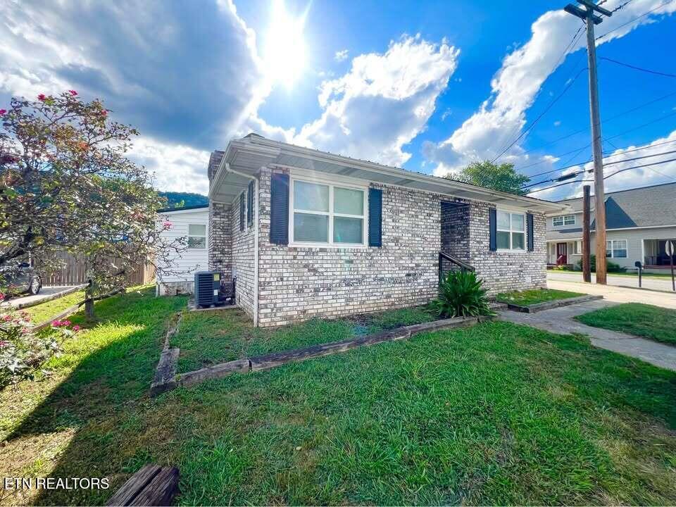 904 Jacksboro Ave