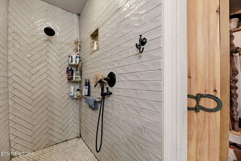 Tiny photo for 184 Henson Lane, Clinton, TN 37716 (MLS # 1326247)