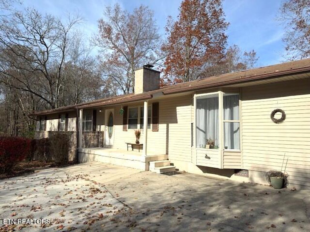 Photo of 5107 Pawnee Rd, Crossville, TN 38572 (MLS # 1322468)