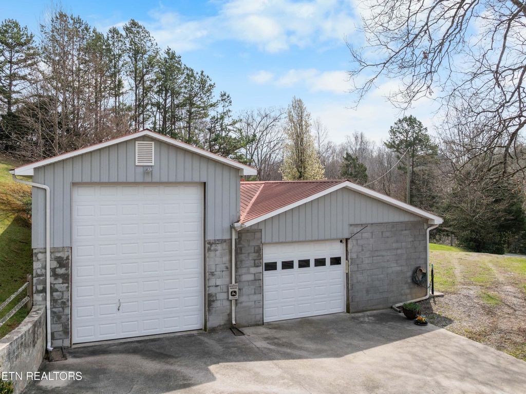 Photo of 395 Wolfe Rd, Luttrell, TN 37779 (MLS # 1333702)