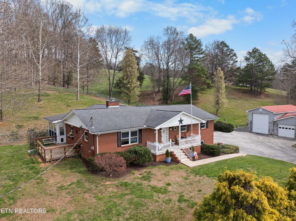 Photo of 395 Wolfe Rd, Luttrell, TN 37779 (MLS # 1333702)