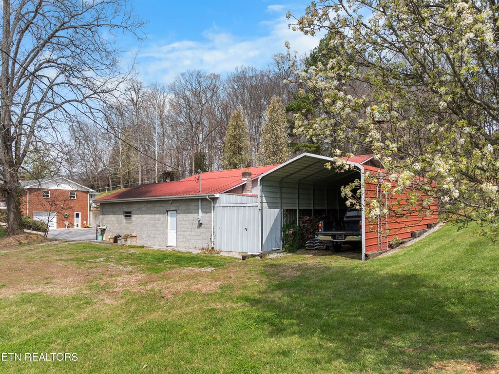 Photo of 395 Wolfe Rd, Luttrell, TN 37779 (MLS # 1333702)