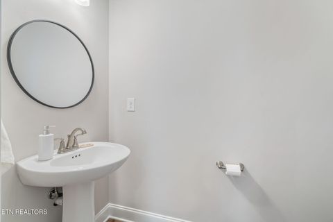 Tiny photo for 260 Broadberry Ave, Oak Ridge, TN 37830 (MLS # 1318952)