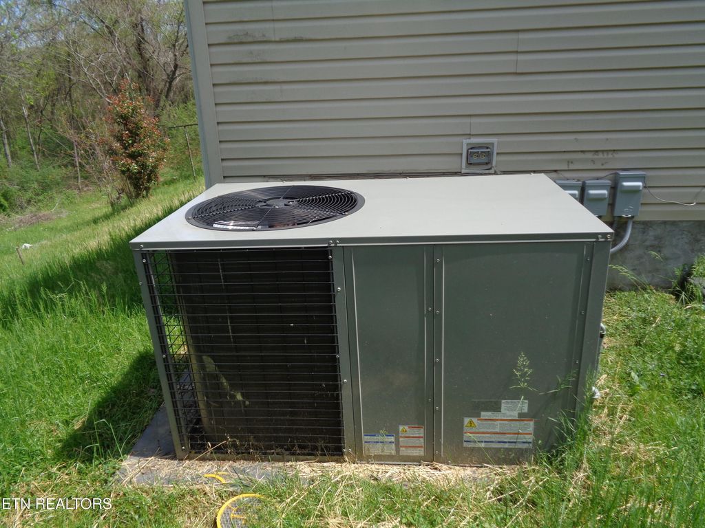 Photo of 1104 Valley Home Rd, Morristown, TN 37813 (MLS # 1335683)