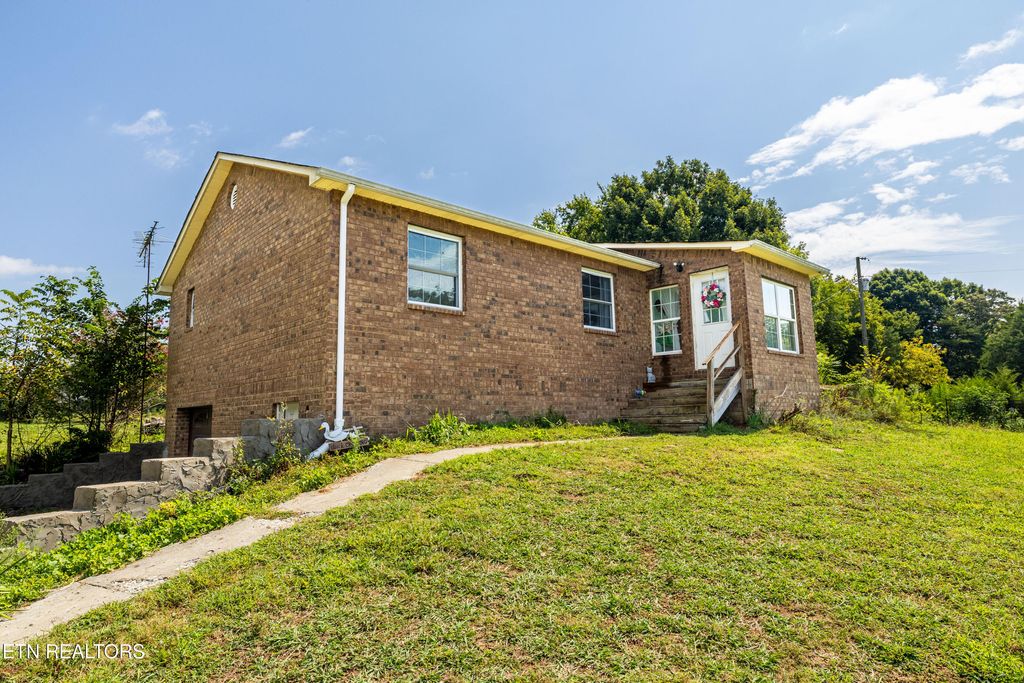 Photo of 401 Kile Rd, Sweetwater, TN 37874 (MLS # 1314515)