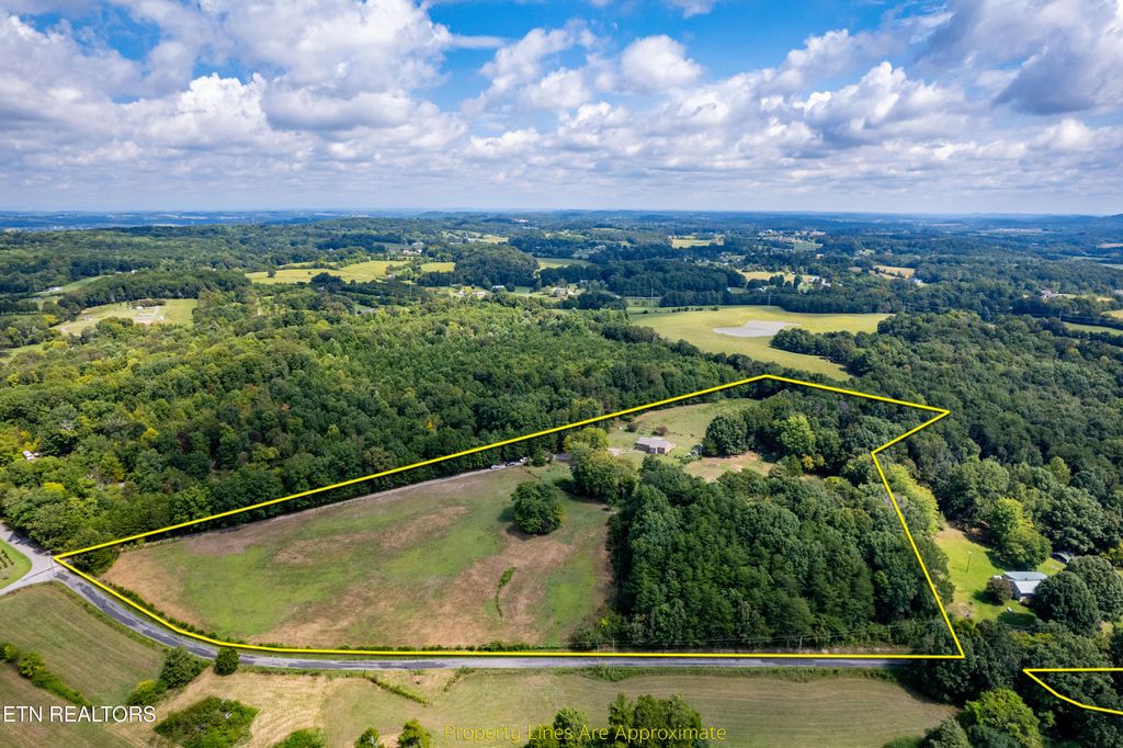 Photo of 401 Kile Rd, Sweetwater, TN 37874 (MLS # 1314515)
