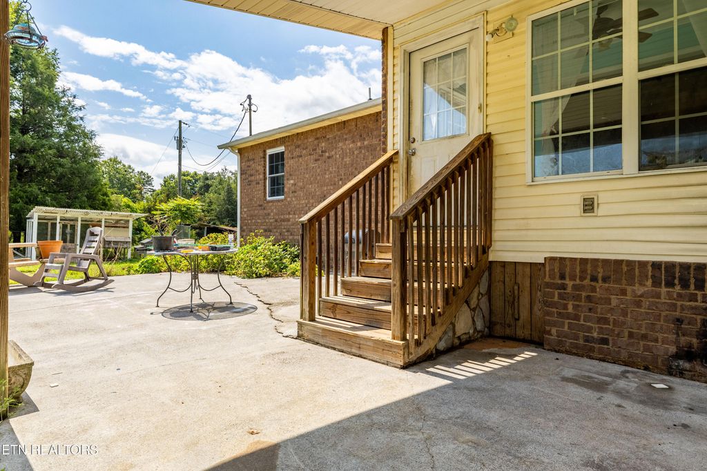 Photo of 401 Kile Rd, Sweetwater, TN 37874 (MLS # 1314515)