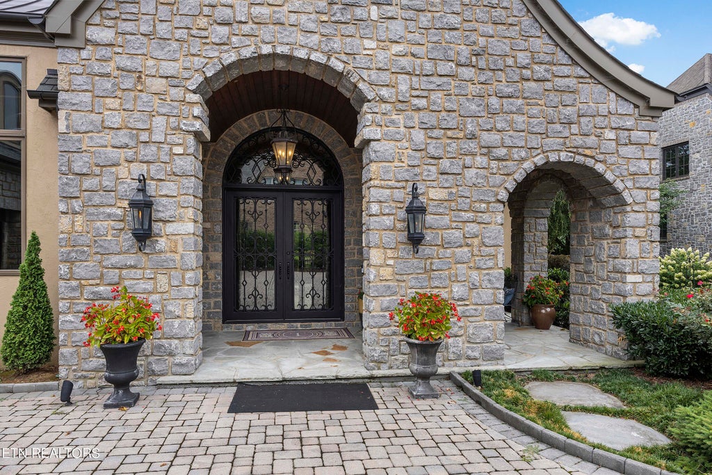 Photo of 1618 Westland Lakes Way, Knoxville, TN 37922 (MLS # 1271302)