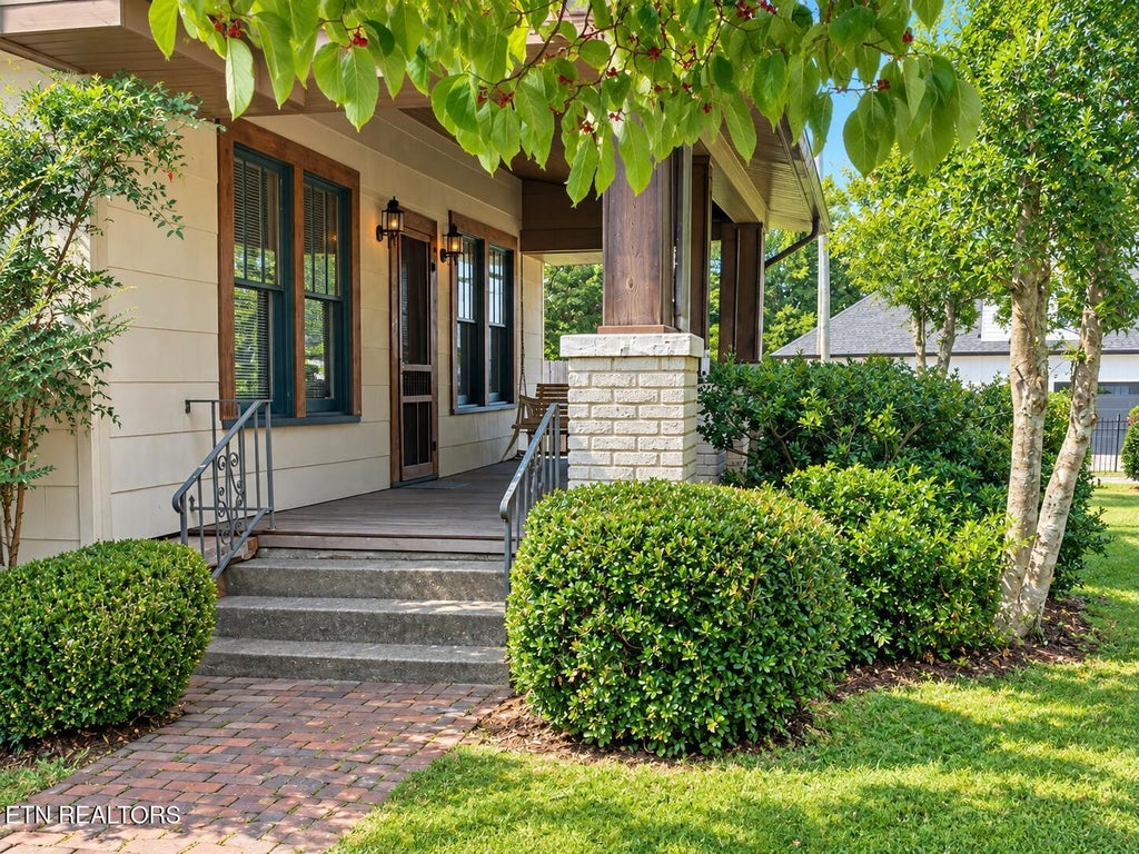 Photo of 5205 Jacksboro Pike, Knoxville, TN 37918 (MLS # 1354832)