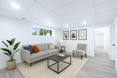 Tiny photo for 140 Charles Place, Harriman, TN 37748 (MLS # 1330163)