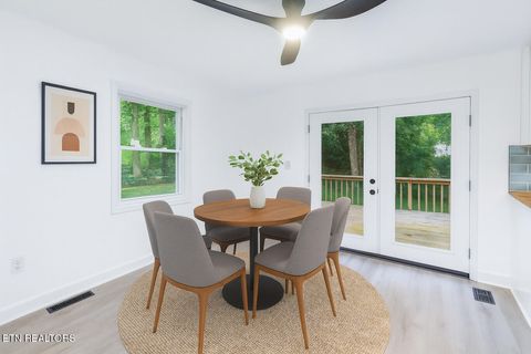 Tiny photo for 140 Charles Place, Harriman, TN 37748 (MLS # 1330163)