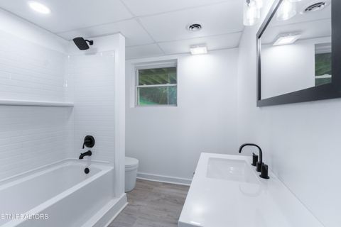 Tiny photo for 140 Charles Place, Harriman, TN 37748 (MLS # 1330163)