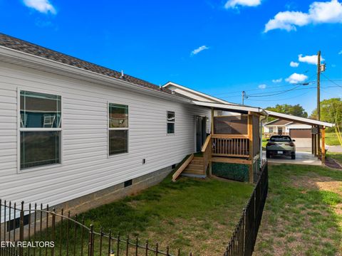 Tiny photo for 318 Garden Lane, Dandridge, TN 37725 (MLS # 1336171)