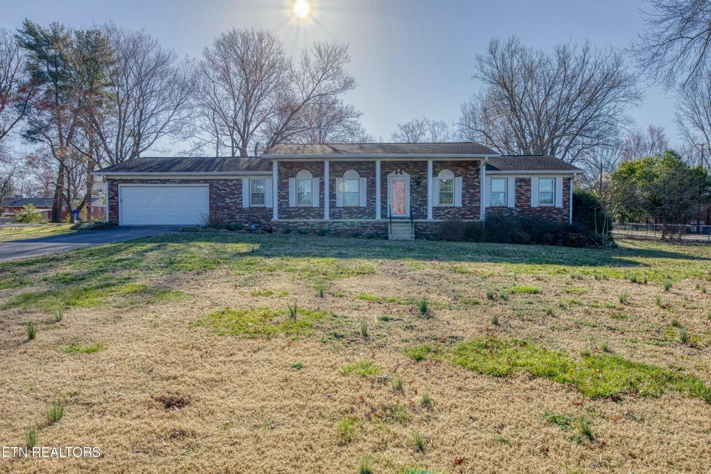 Photo of 853 Goddard St, Alcoa, TN 37701 (MLS # 1293265)
