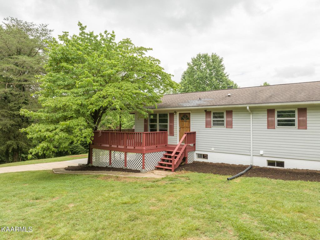 Photo of 182 Humphrey Cemetery Circle, Heiskell, TN 37754 (MLS # 1230287)