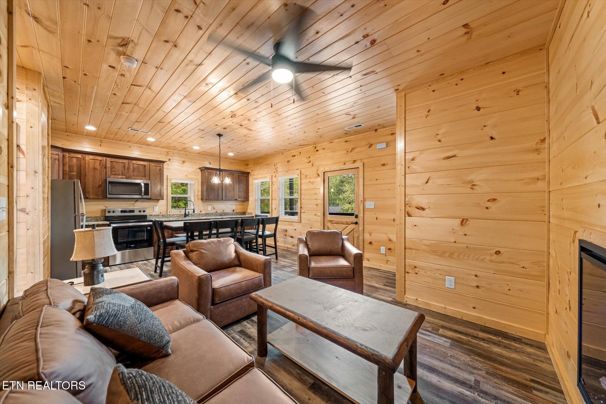 2435 Cobbler Way