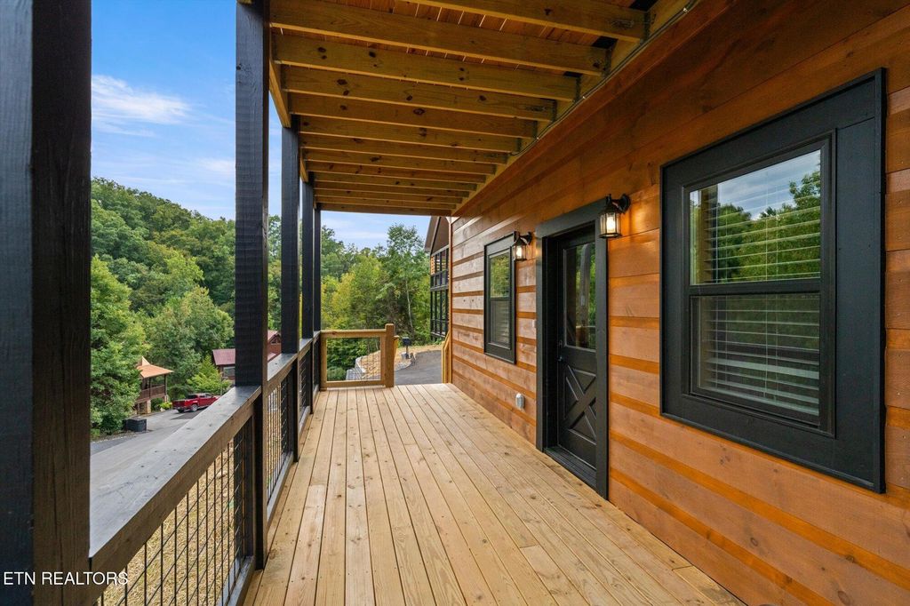 Photo of 2435 Cobbler Way, Pigeon Forge, TN 37863 (MLS # 1316794)