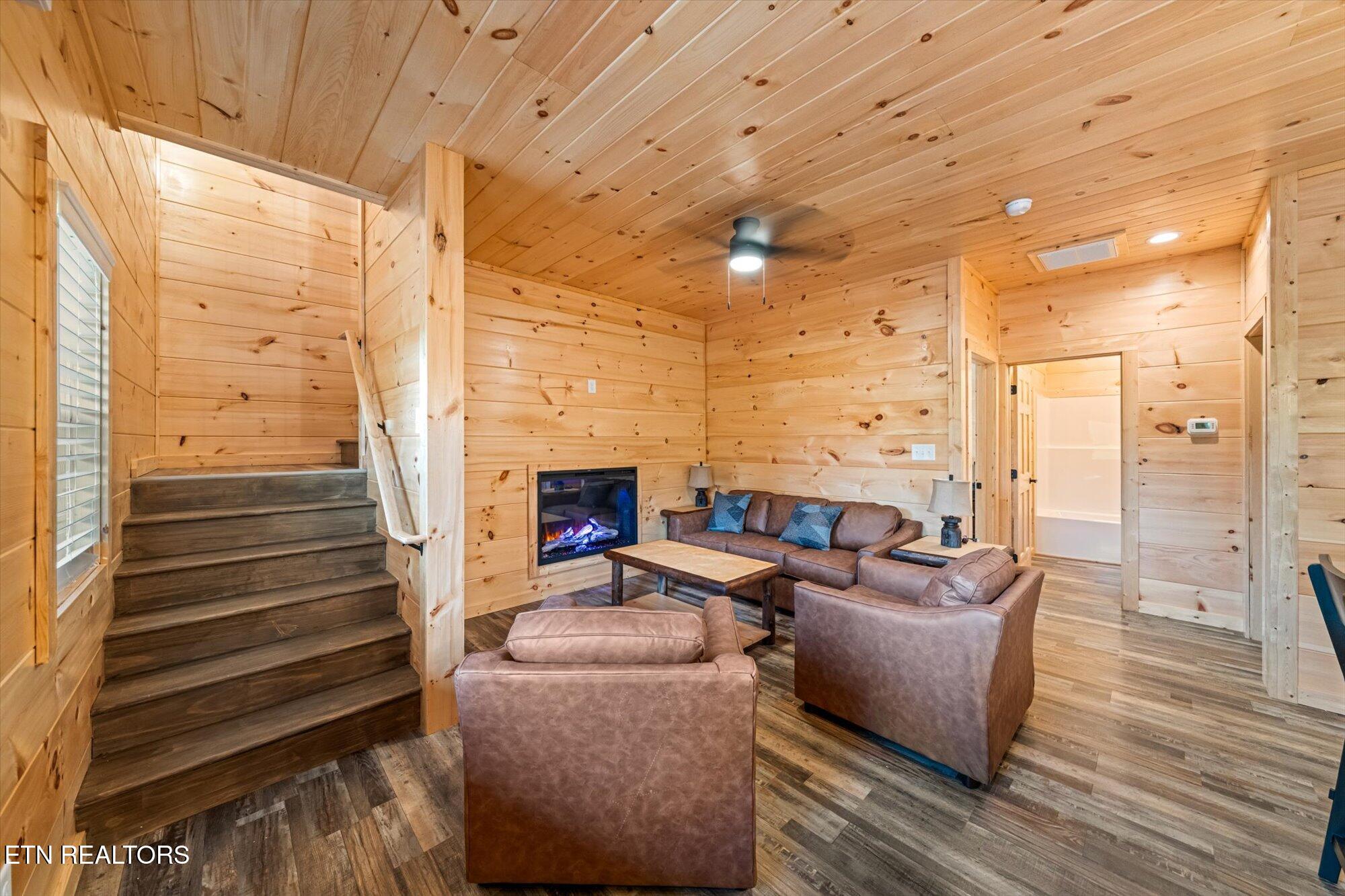 2435 Cobbler Way