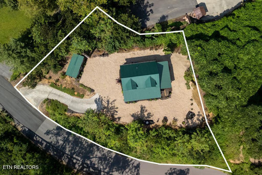 Photo of 1030 Little Smoky Rd, Gatlinburg, TN 37738 (MLS # 1316548)