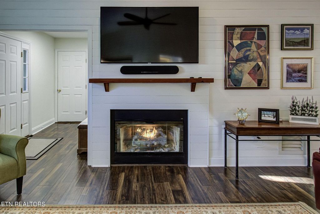 Photo of 203 Kawga Lane, Loudon, TN 37774 (MLS # 1319065)