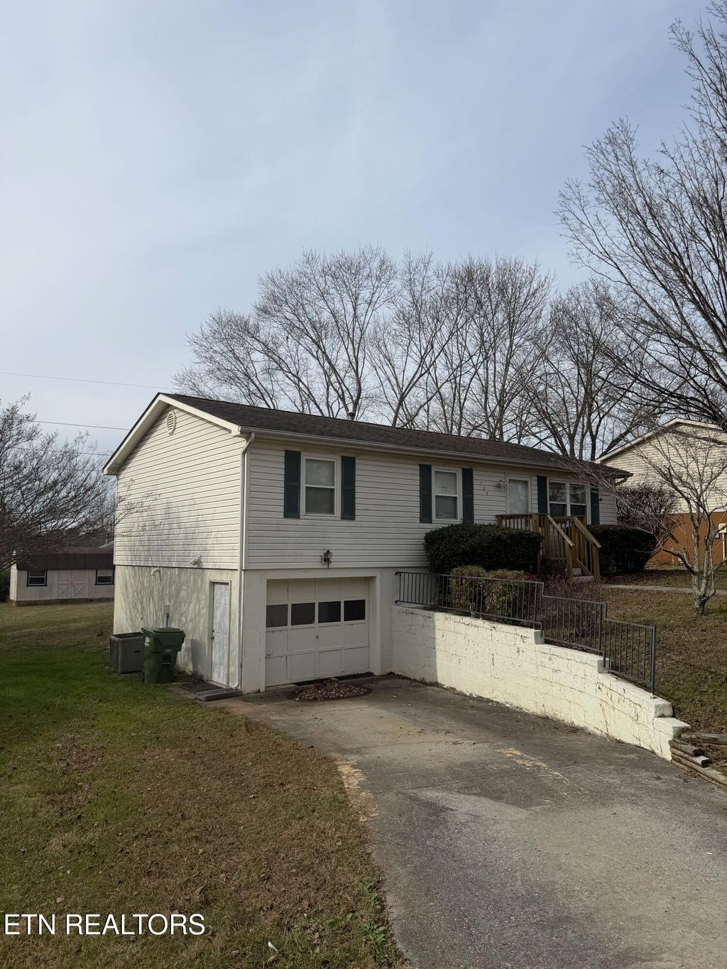 Photo of 125 Andrea Drive, Maryville, TN 37804 (MLS # 1323930)