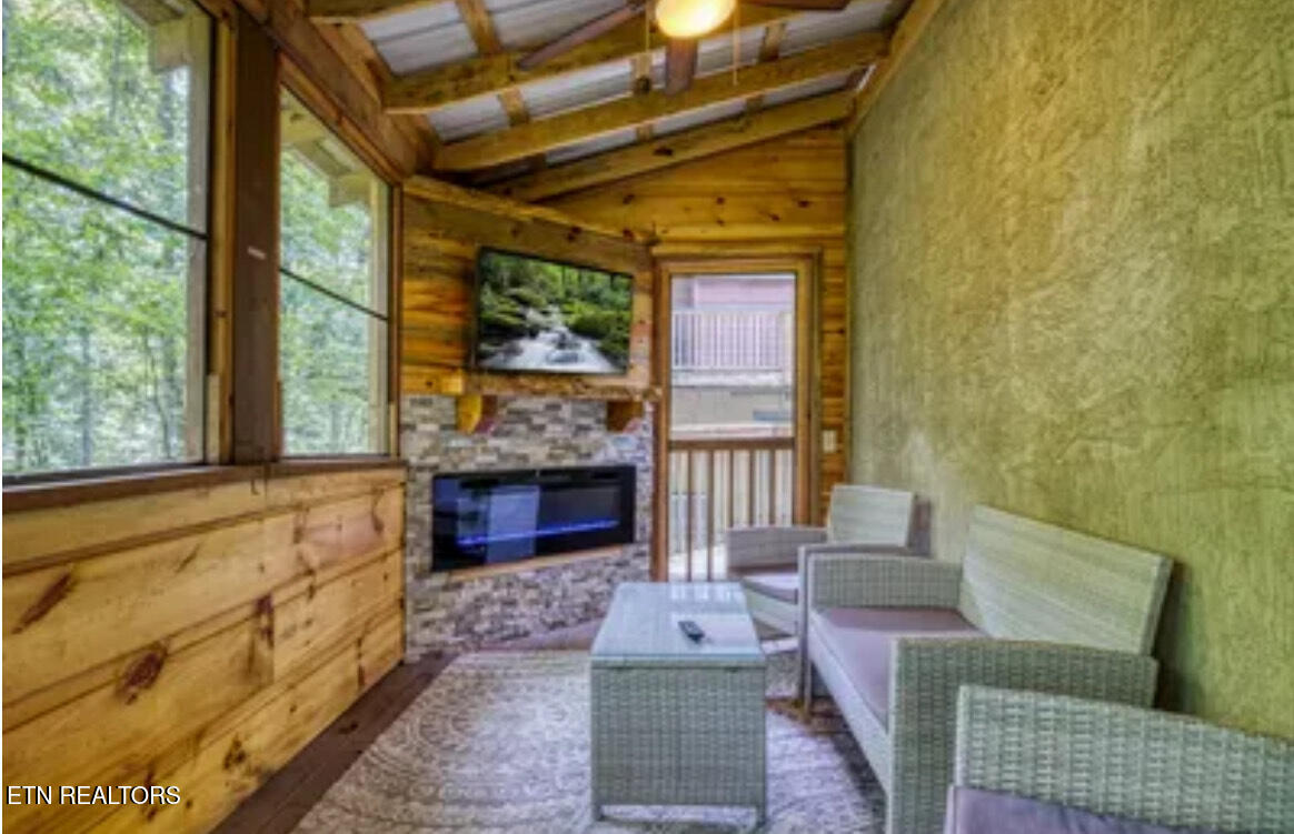 315 Greenwood Way