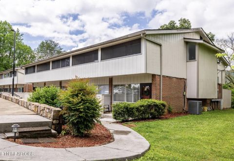 Photo of 2806 Suncrest Rd #APT 4, Pigeon Forge, TN 37863 (MLS # 1337632)