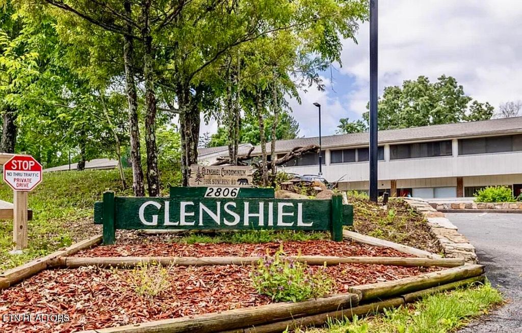 Photo of 2806 Suncrest Rd #APT 4, Pigeon Forge, TN 37863 (MLS # 1337632)