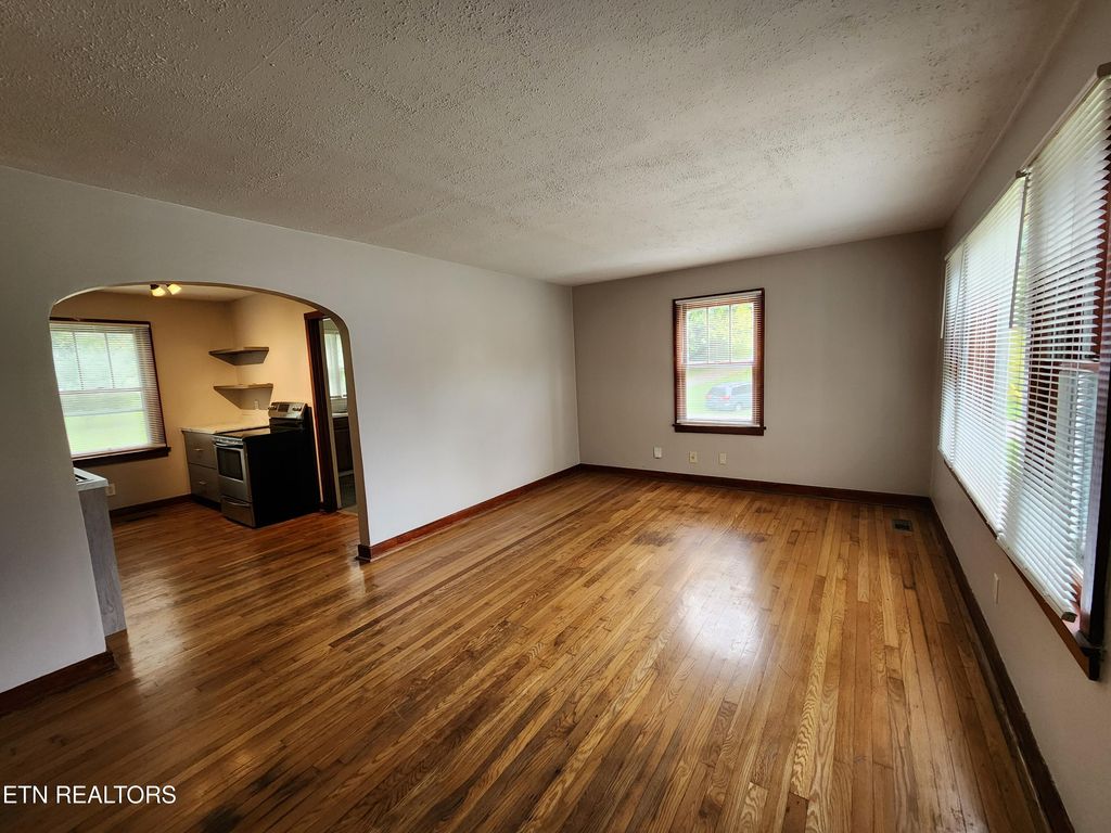 Photo of 2408 Amber St, Knoxville, TN 37917 (MLS # 1311527)