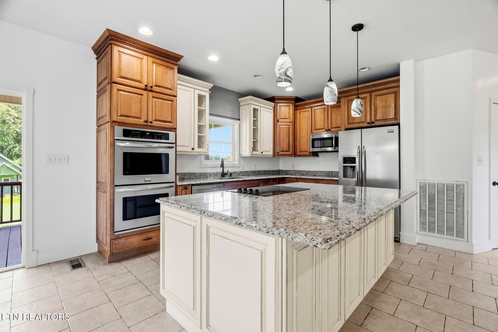 3068 Beecarter Rd