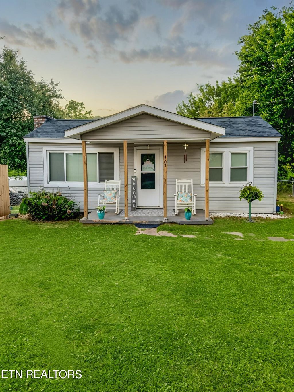 Photo of 707 Vine Ave, Rockwood, TN 37854 (MLS # 1341108)