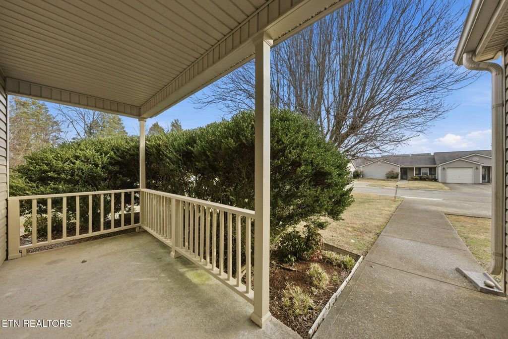 Photo of 1117 Woodsprings Drive, Knoxville, TN 37923 (MLS # 1328638)