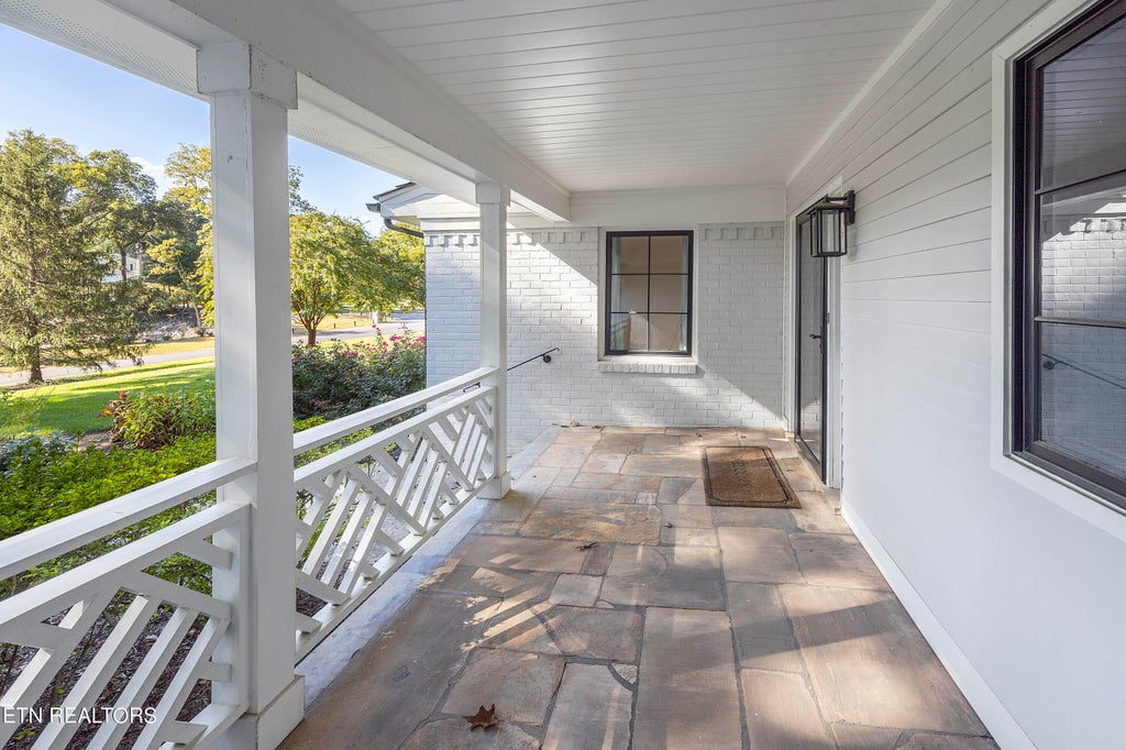 Photo of 912 Kenesaw Ave, Knoxville, TN 37919 (MLS # 1241999)