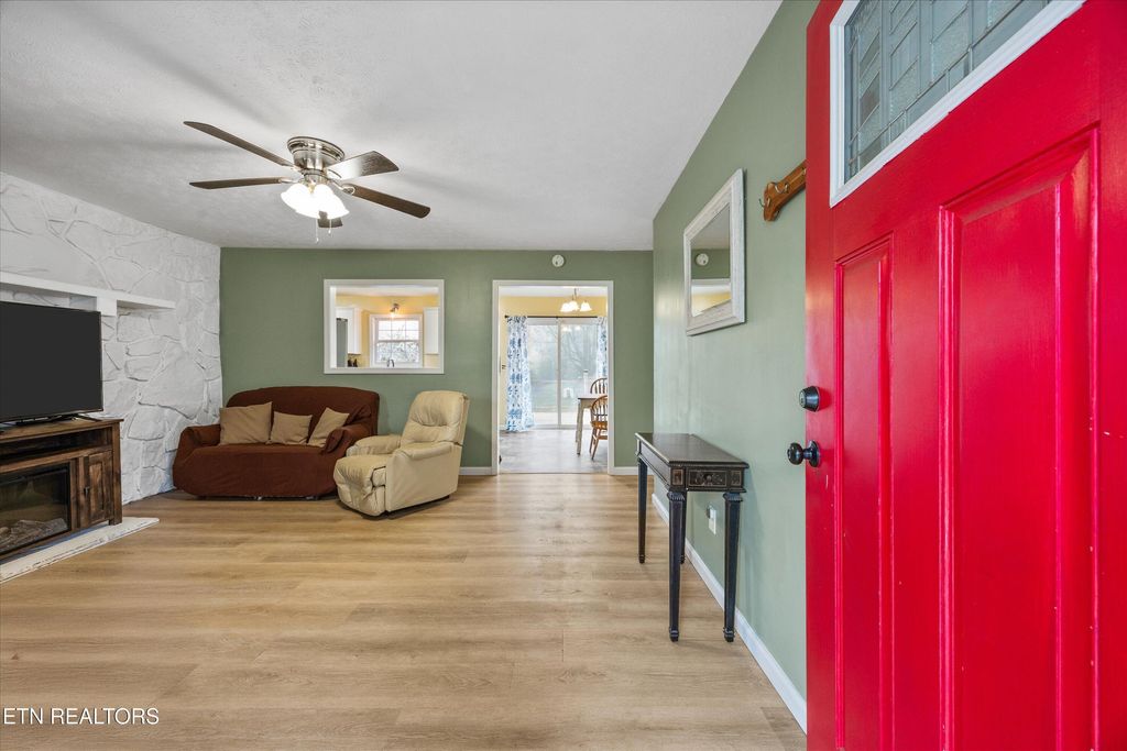 Photo of 1909 Lawnville Rd, Kingston, TN 37763 (MLS # 1321182)