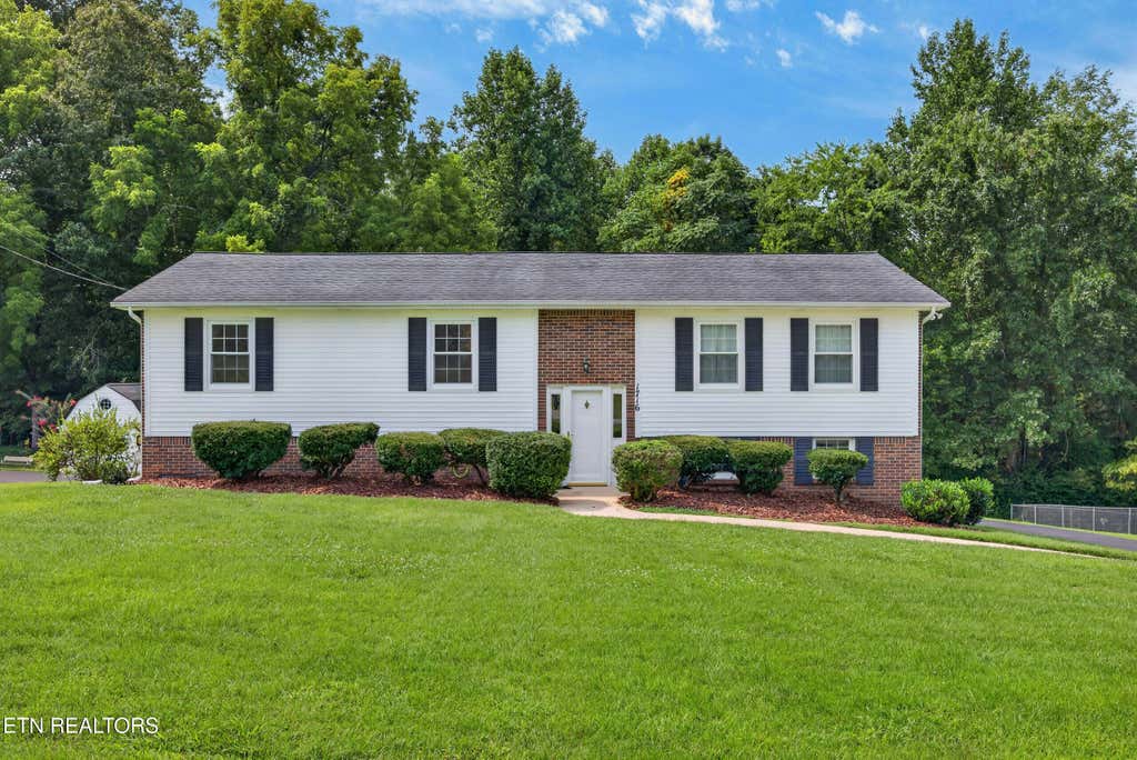 Photo of 1716 Brookdale Ave, Cookeville, TN 38506 (MLS # 1349879)
