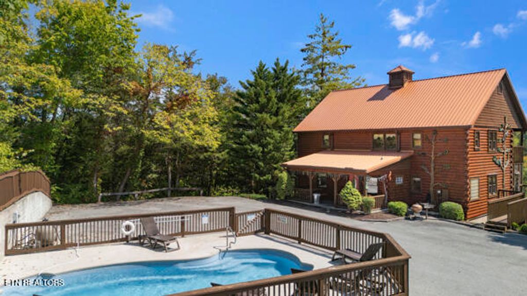 Photo of 838 Bear Run Way, Sevierville, TN 37862 (MLS # 1316340)