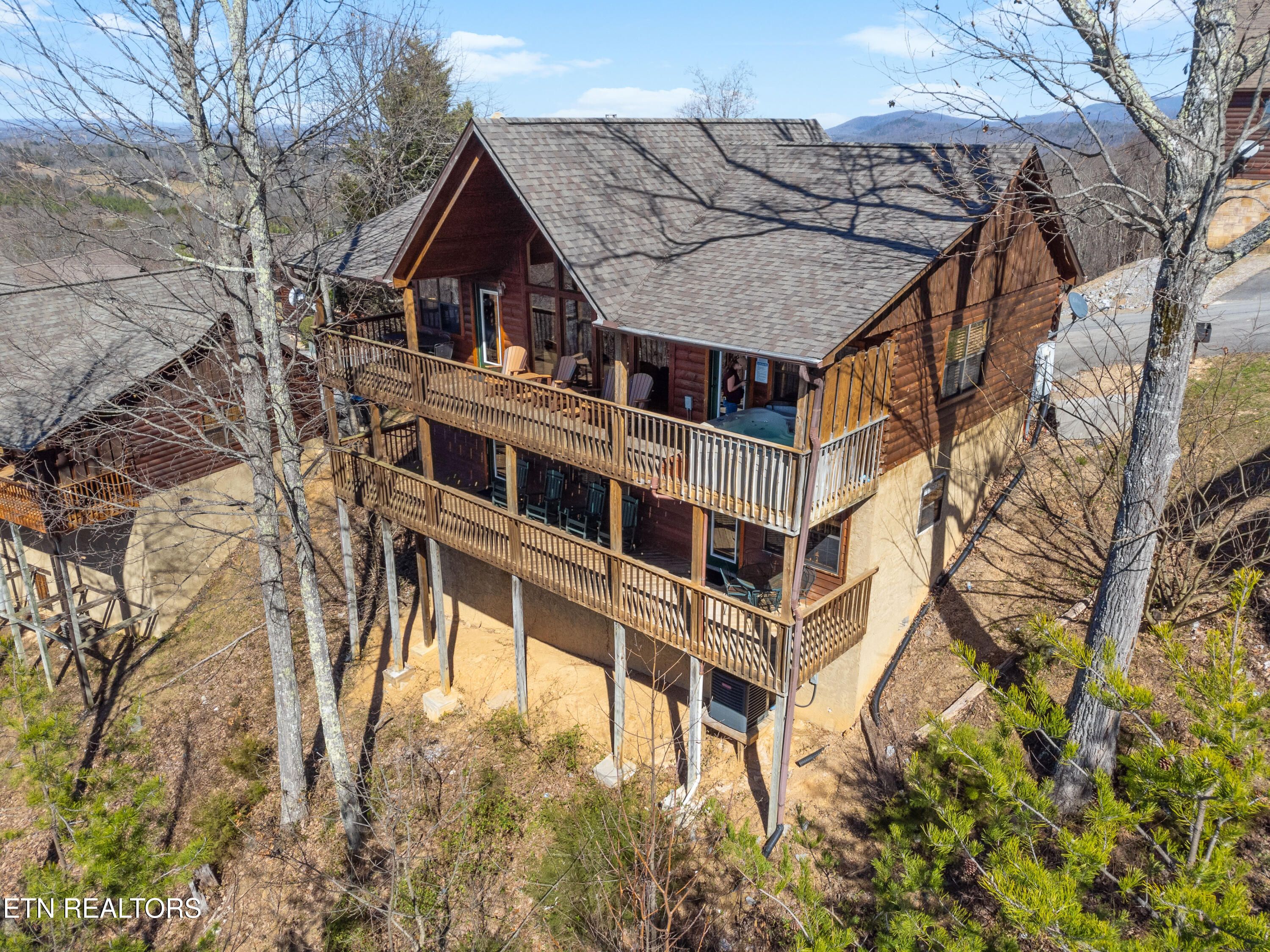 1550 Bears Den Way