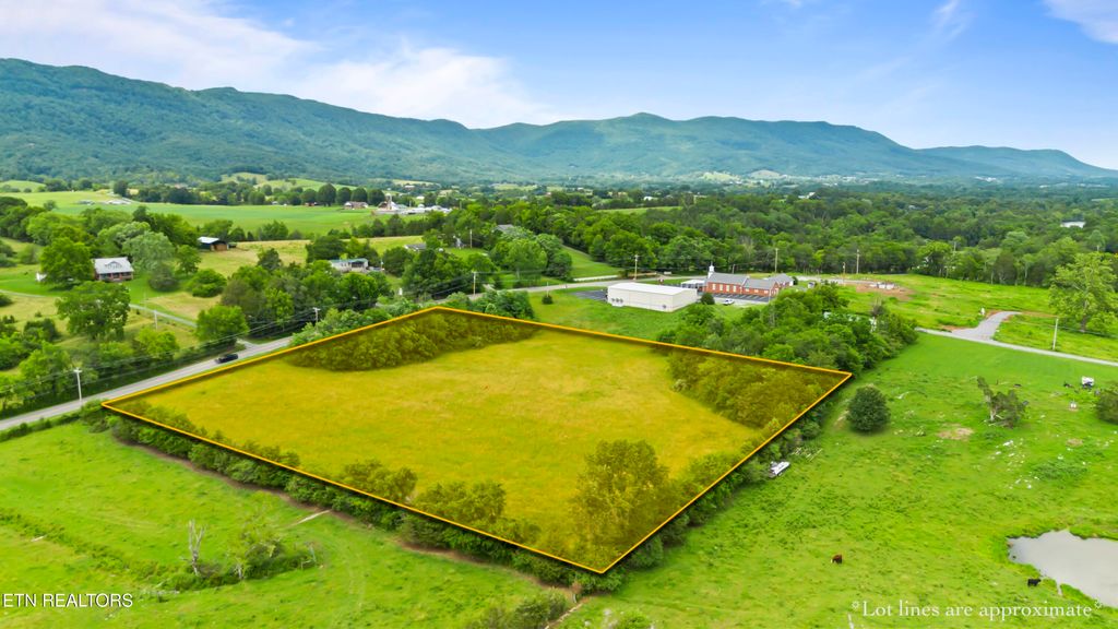 Photo of Old Middlesboro Hwy, LaFollette, TN 37766 (MLS # 1305337)