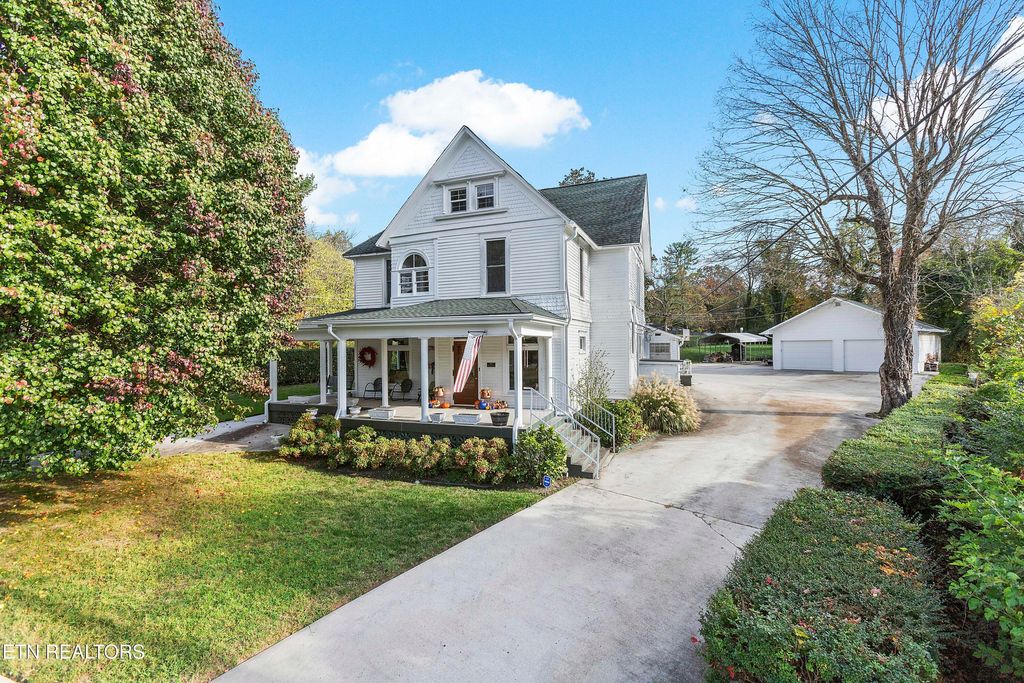 Photo of 212 S Kingston Ave, Rockwood, TN 37854 (MLS # 1283607)