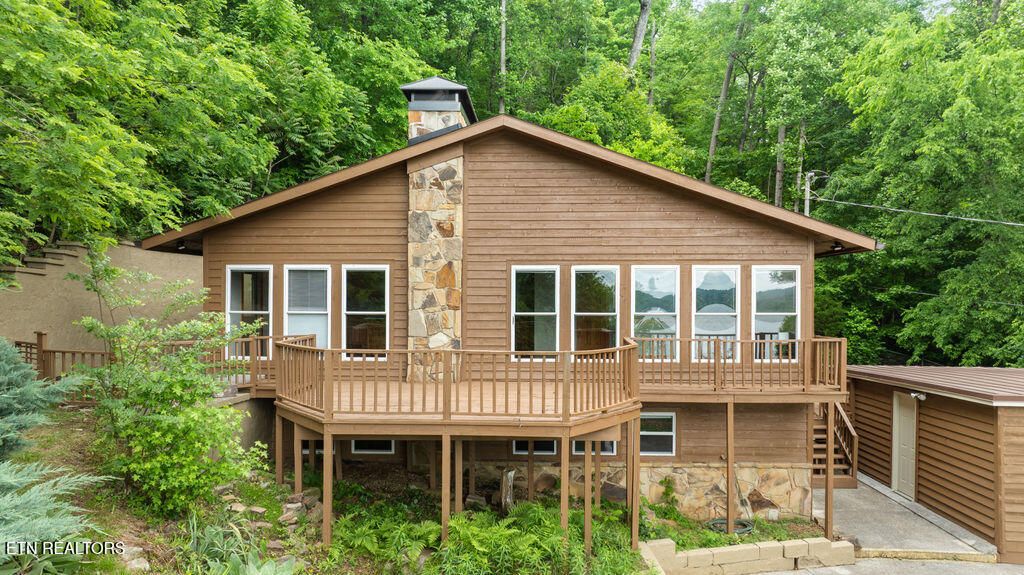 Photo of 2202 Jones Bend Rd, Louisville, TN 37777 (MLS # 1339796)